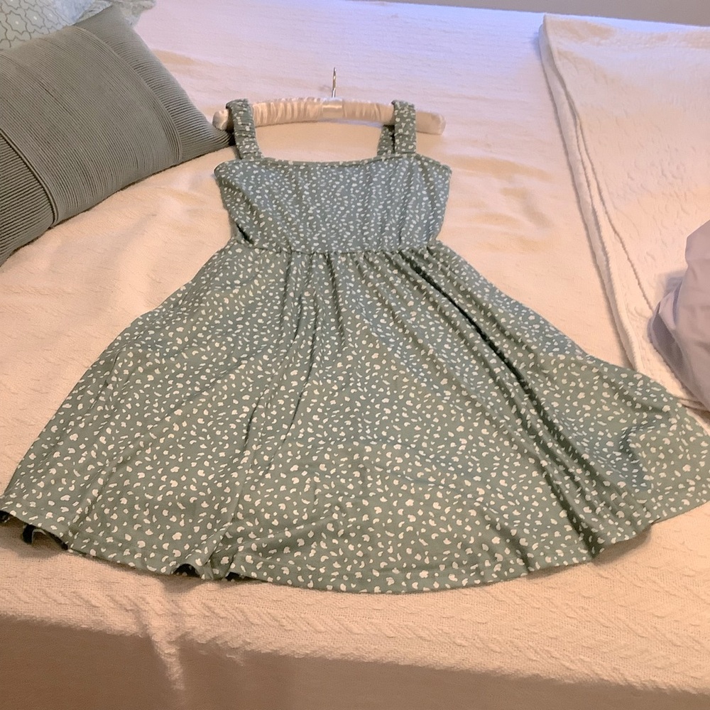 Huhot Apron Dress Size S  Moss Green Knit Flared Skirt 1 “ Straps Tea Pa…